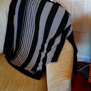 Jessica Simpson Nursing Top W Button